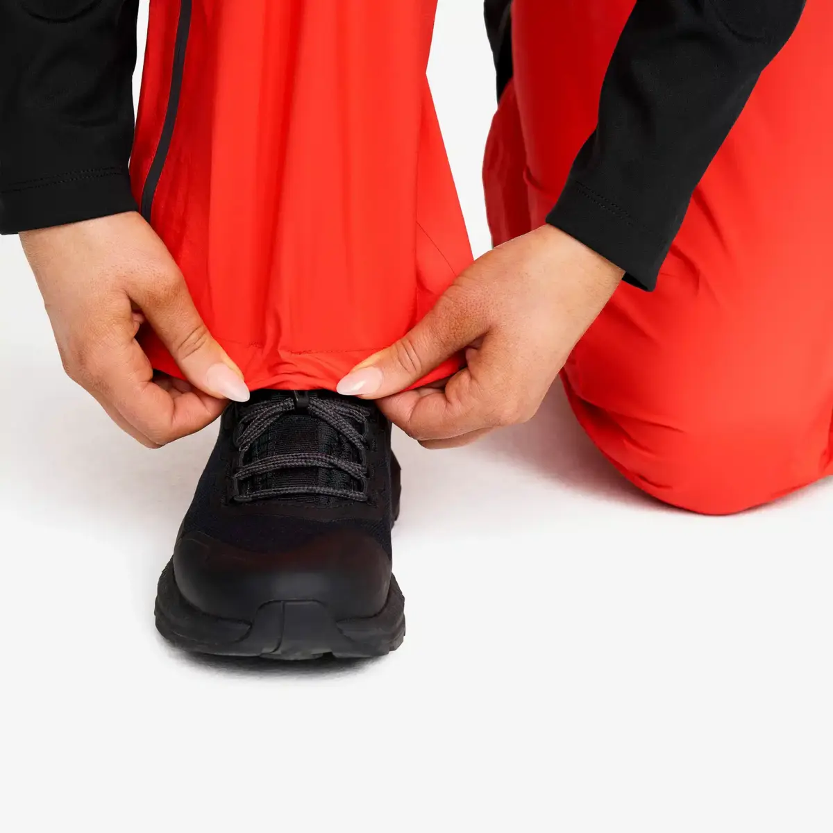 Pantalones ligeros Arcade 3L para mujer, color tomate cherry Pantalones ligeros Arcade 3L para mujer, color tomate cherry